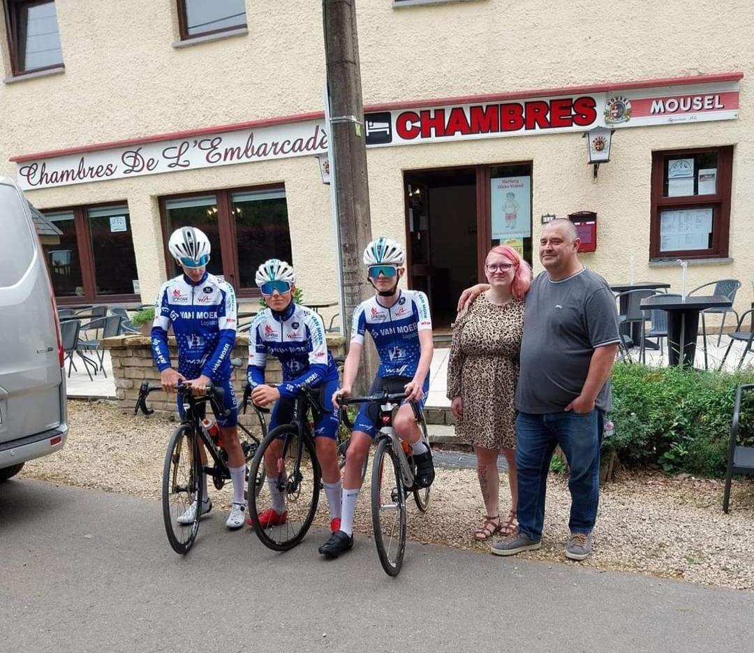 Dikke Vriend , Herberg & Taverne Chiny Eksteriør billede